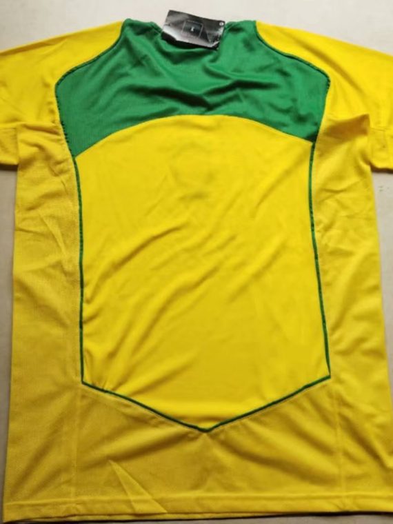 CAMISETA RETRO BRASIL LOCAL 2004