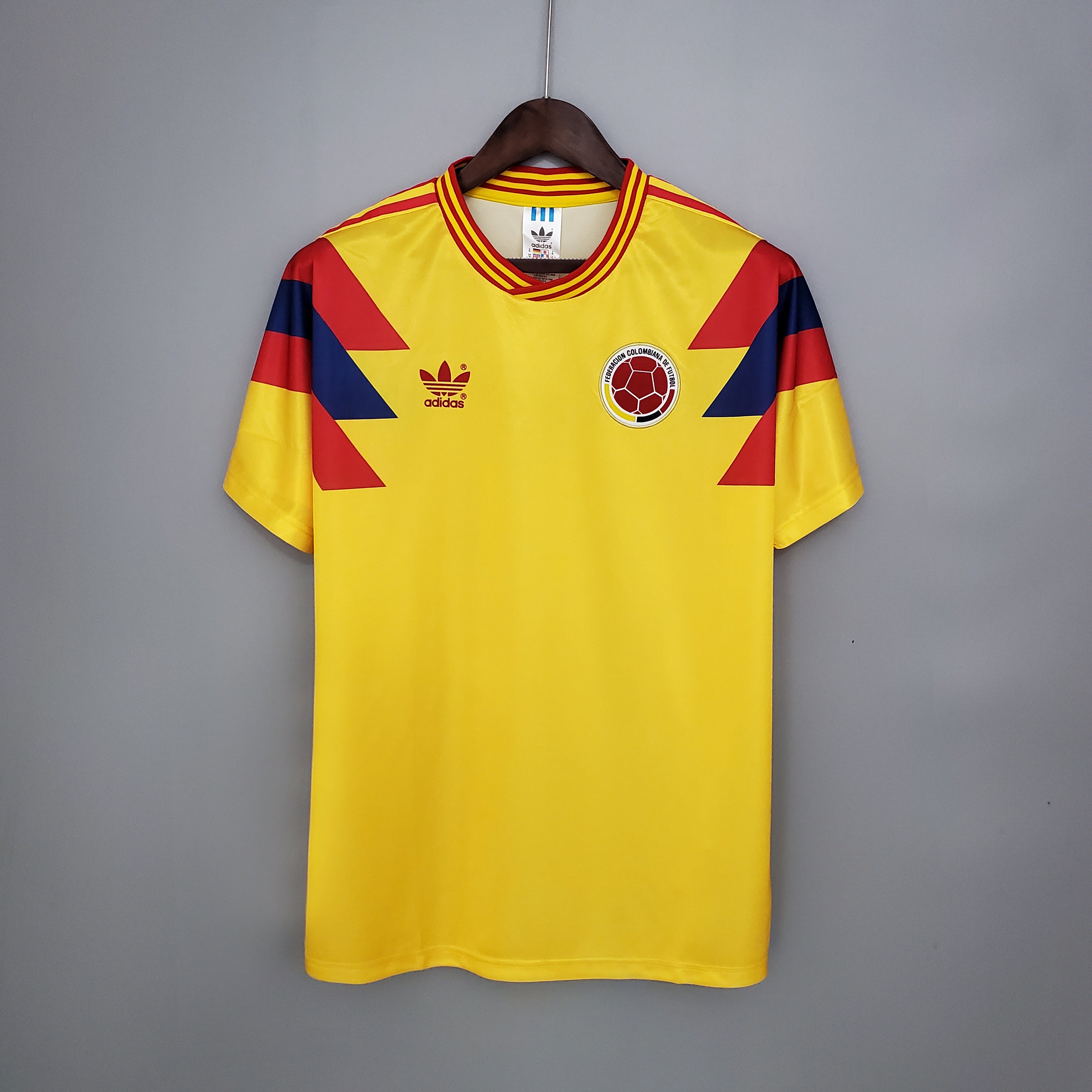 CAMISETA RETRO VISITA COLOMBIA 1990