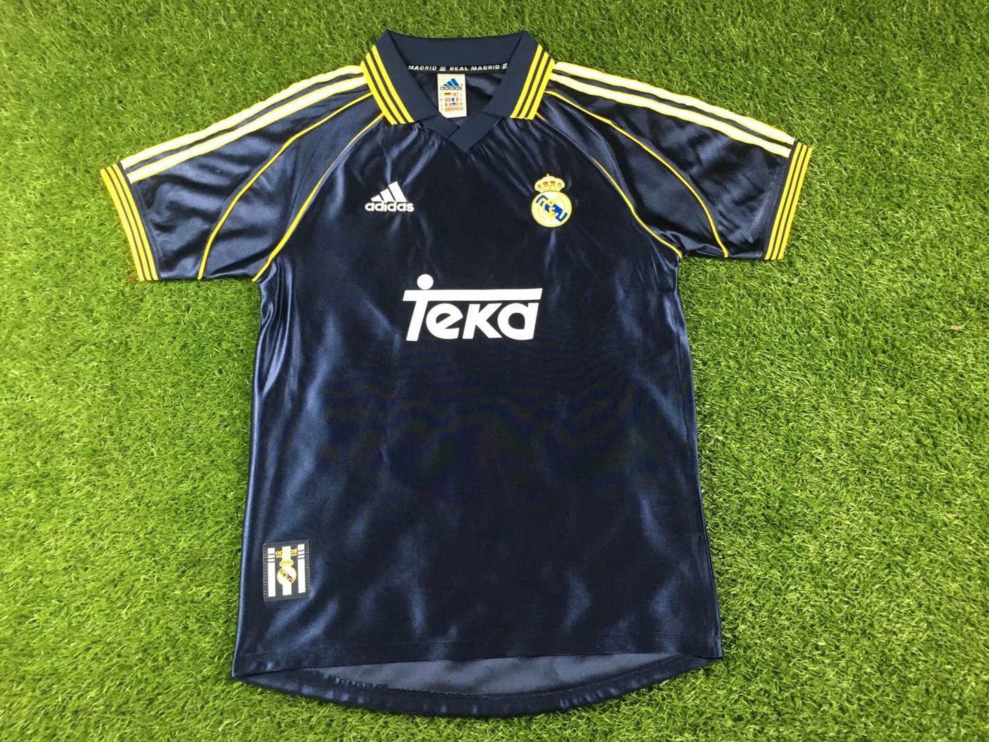 CAMISETA RETRO REAL MADRID TERCERA 1998 - 99